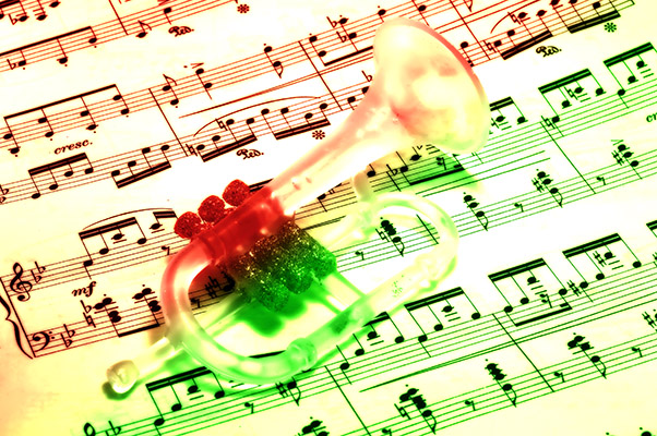 Christmas-music-horn-clipart.com