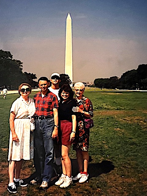 Mom-Us-WashingtonMonument